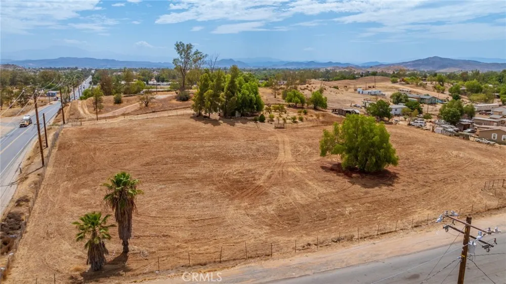 21639 Ellis Avenue Perris, CA 92572