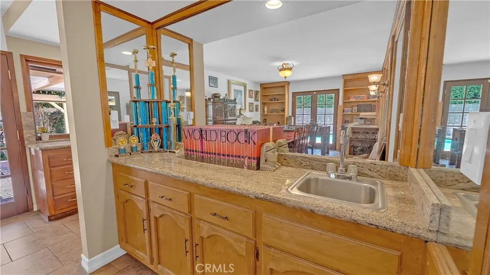3380 Lamer Street Burbank, CA 91504