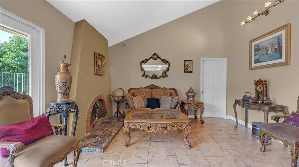 3380 Lamer Street Burbank, CA 91504