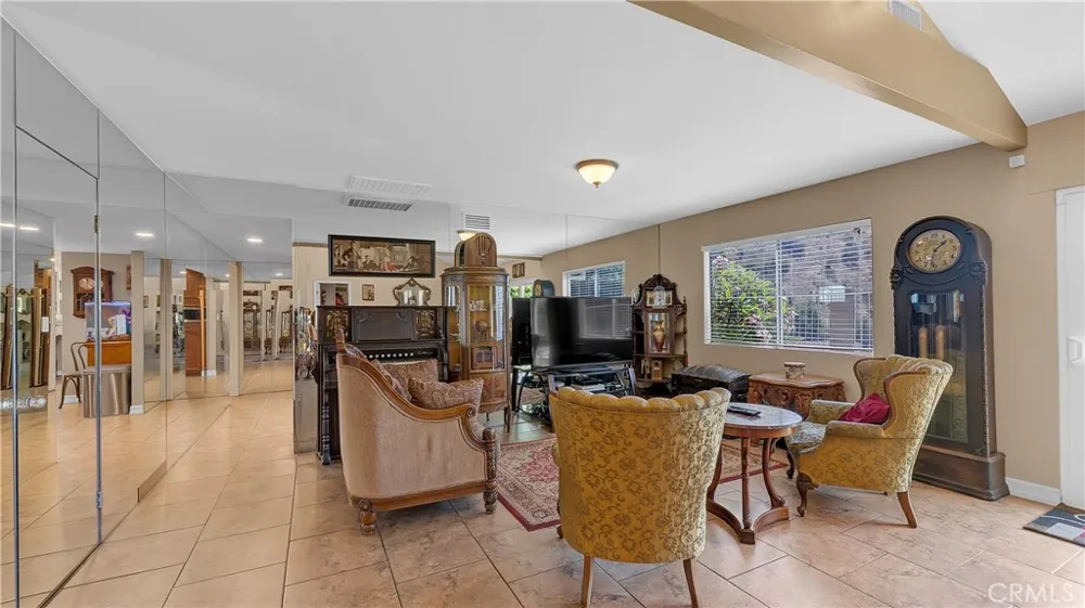 3380 Lamer Street Burbank, CA 91504