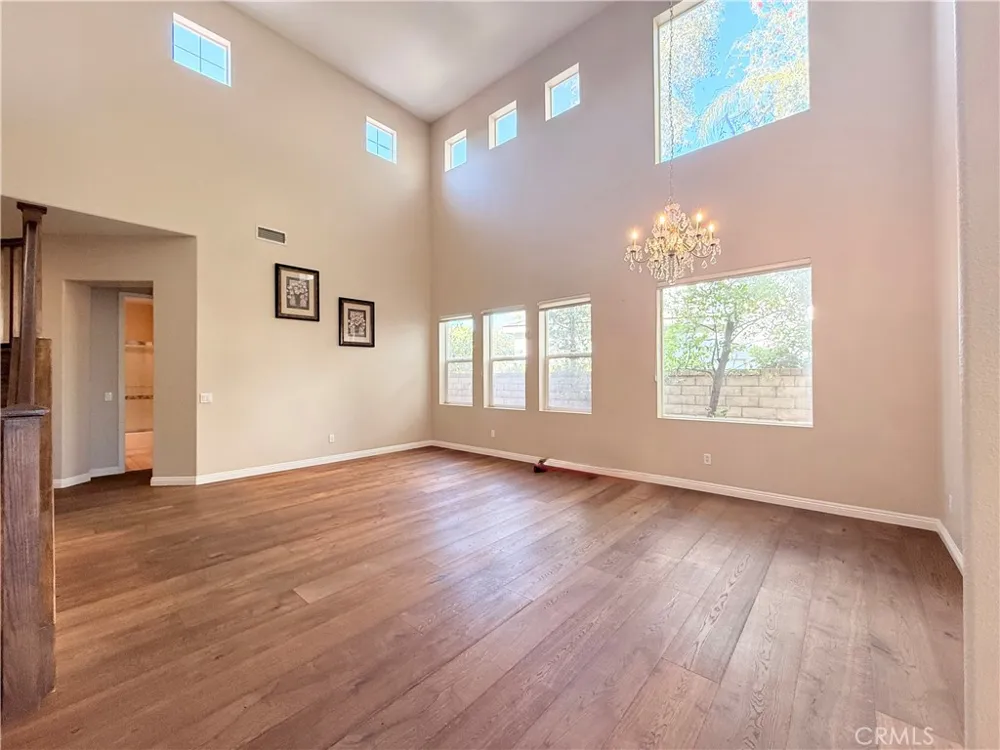 24210 English Rose Pl Valencia, CA 91354