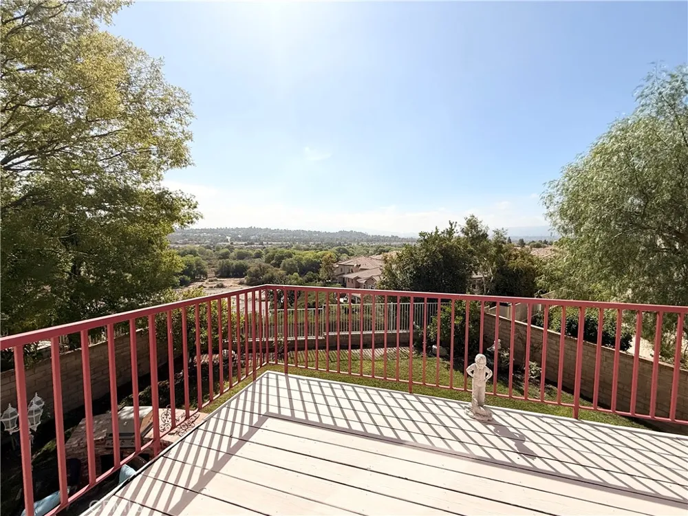 24210 English Rose Pl Valencia, CA 91354