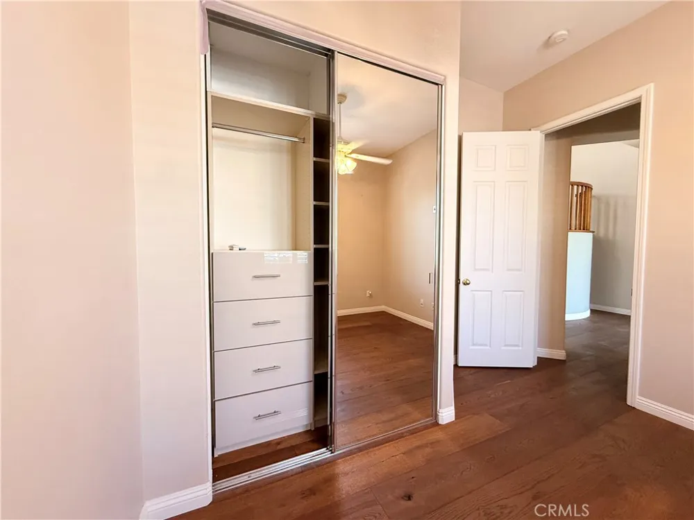 24210 English Rose Pl Valencia, CA 91354