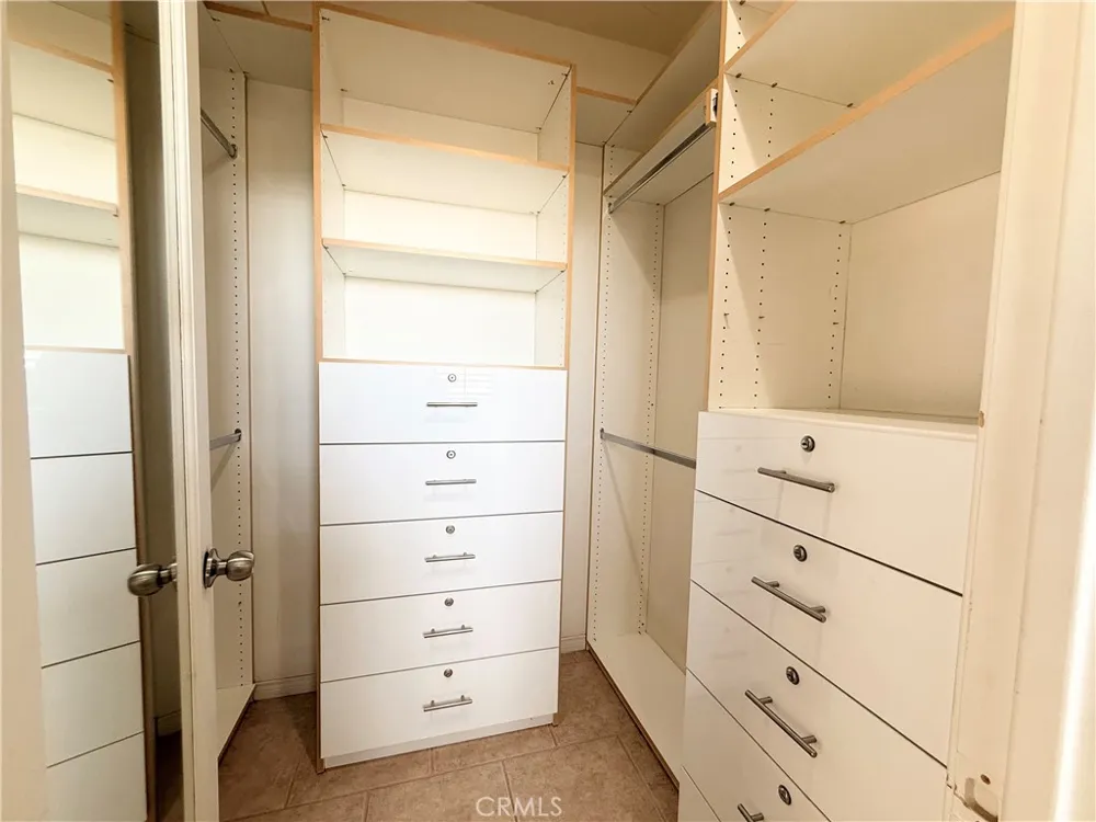 24210 English Rose Pl Valencia, CA 91354