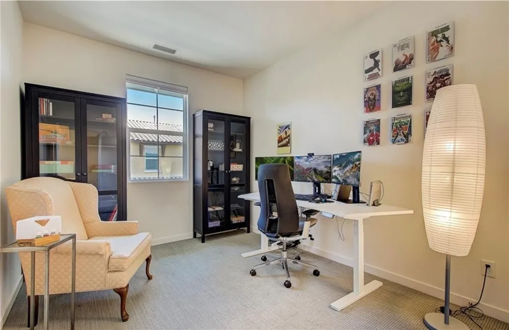 28678 Jardineras Drive Valencia, CA 91354