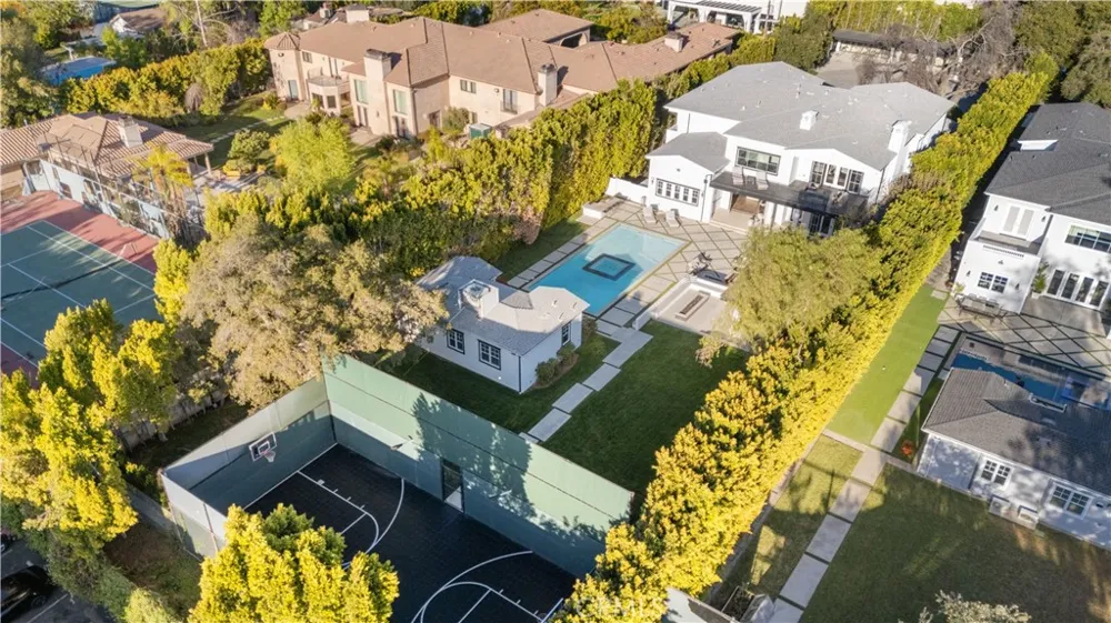 17528 Jayden Lane Encino, CA 91316
