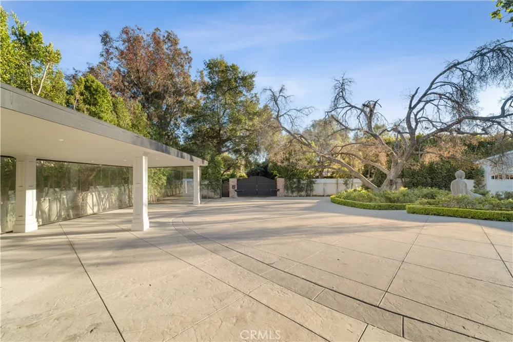 17528 Jayden Lane Encino, CA 91316