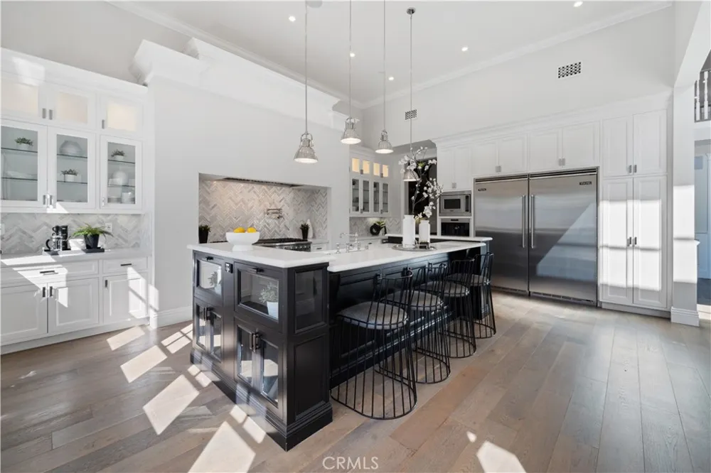 17528 Jayden Lane Encino, CA 91316