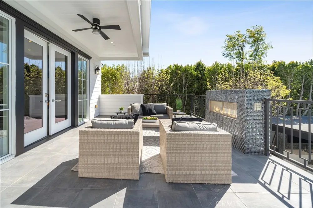17528 Jayden Lane Encino, CA 91316