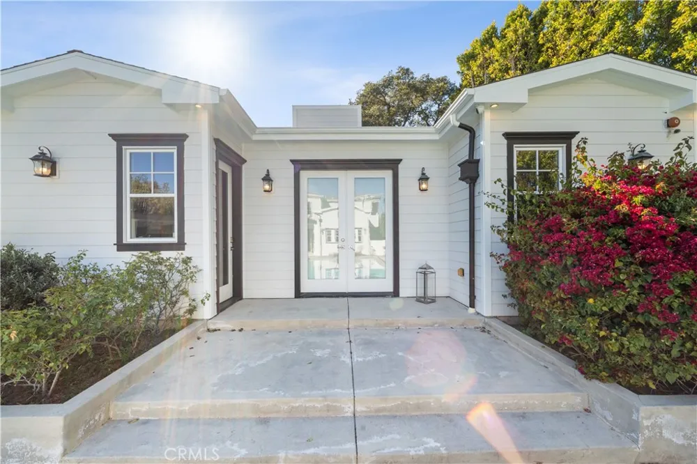 17528 Jayden Lane Encino, CA 91316