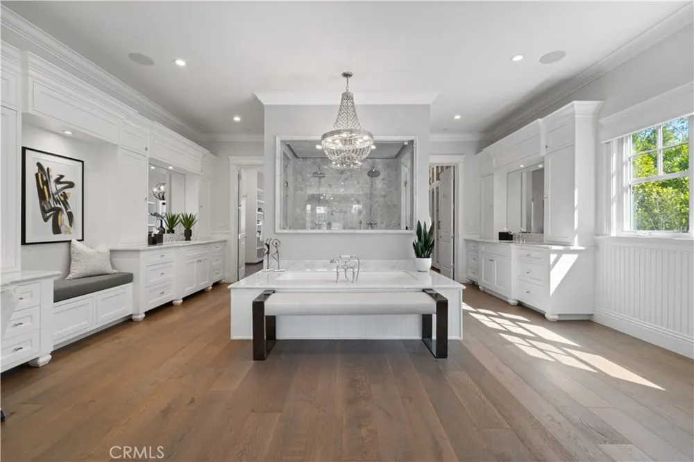 17528 Jayden Lane Encino, CA 91316