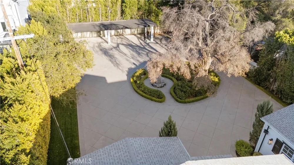 17528 Jayden Lane Encino, CA 91316