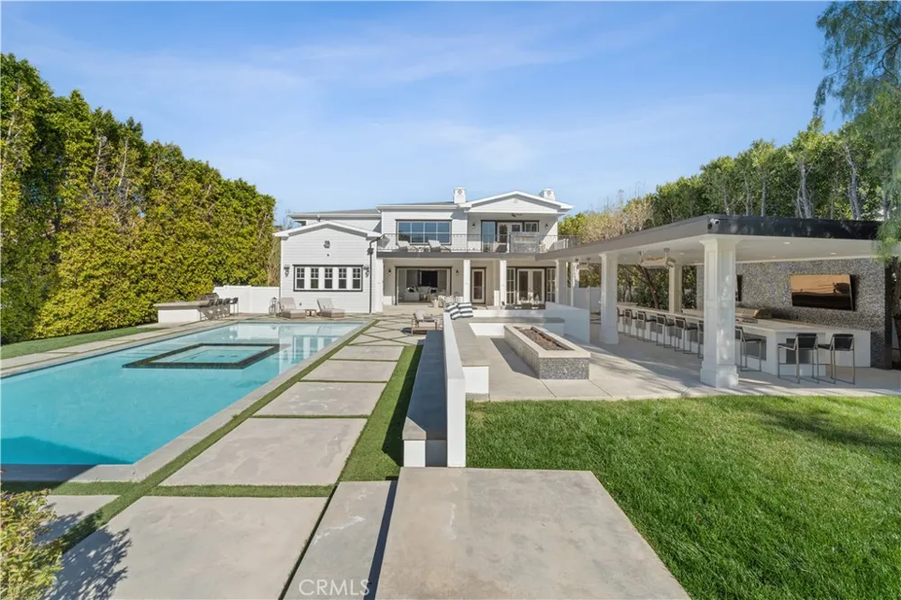 17528 Jayden Lane Encino, CA 91316