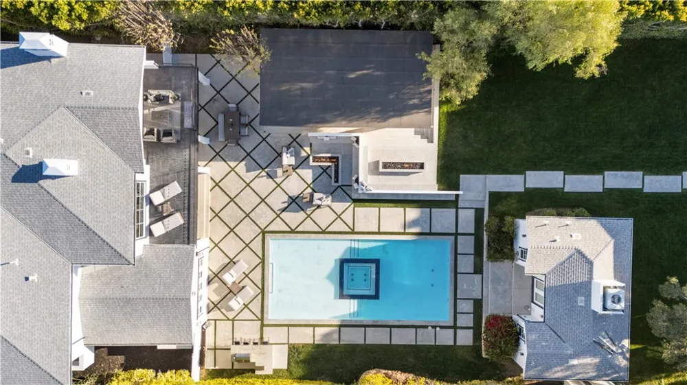 17528 Jayden Lane Encino, CA 91316