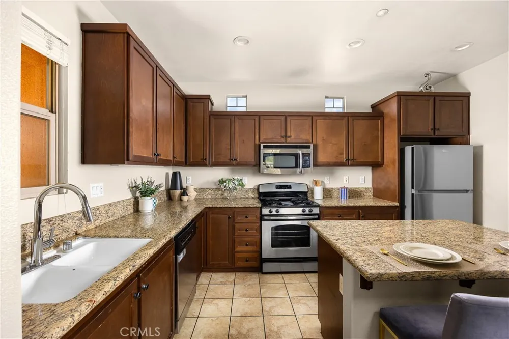 12466 CANAL DRIVE #6 Rancho Cucamonga, CA 91739