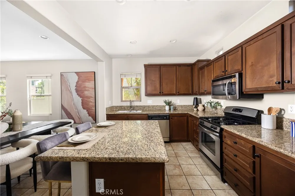 12466 CANAL DRIVE #6 Rancho Cucamonga, CA 91739