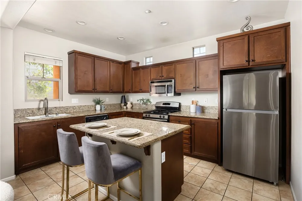 12466 CANAL DRIVE #6 Rancho Cucamonga, CA 91739