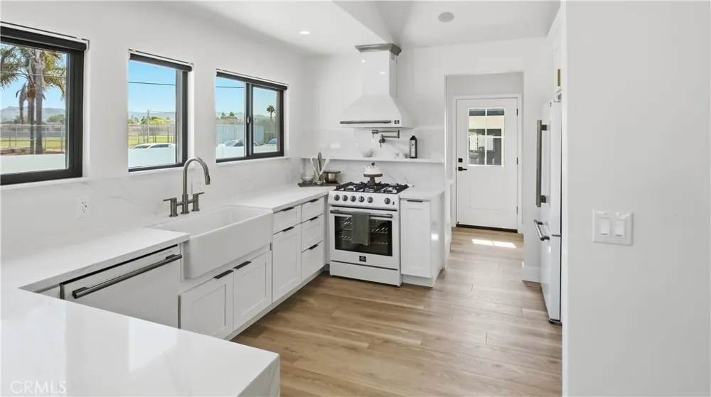11100 Greenlawn Culver City, CA 90230