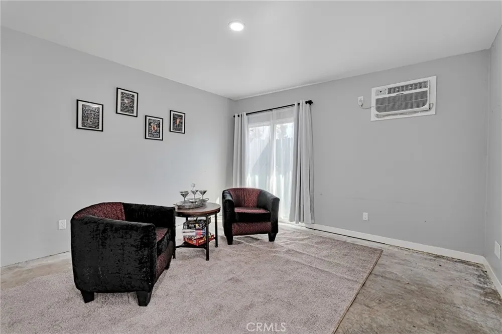 70 W Claremont St Pasadena, CA 91103