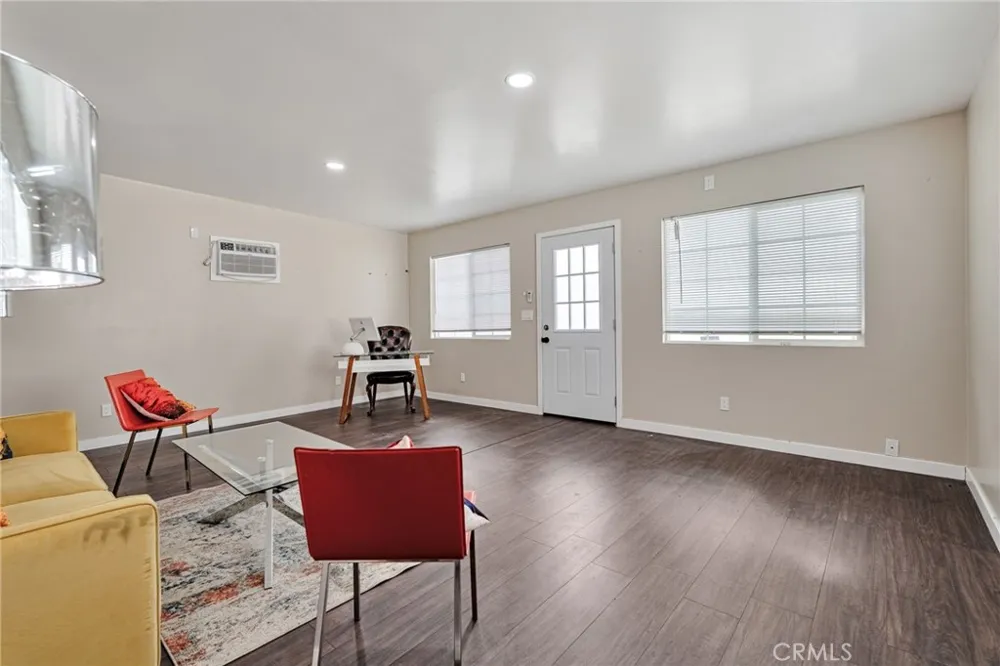 70 W Claremont St Pasadena, CA 91103