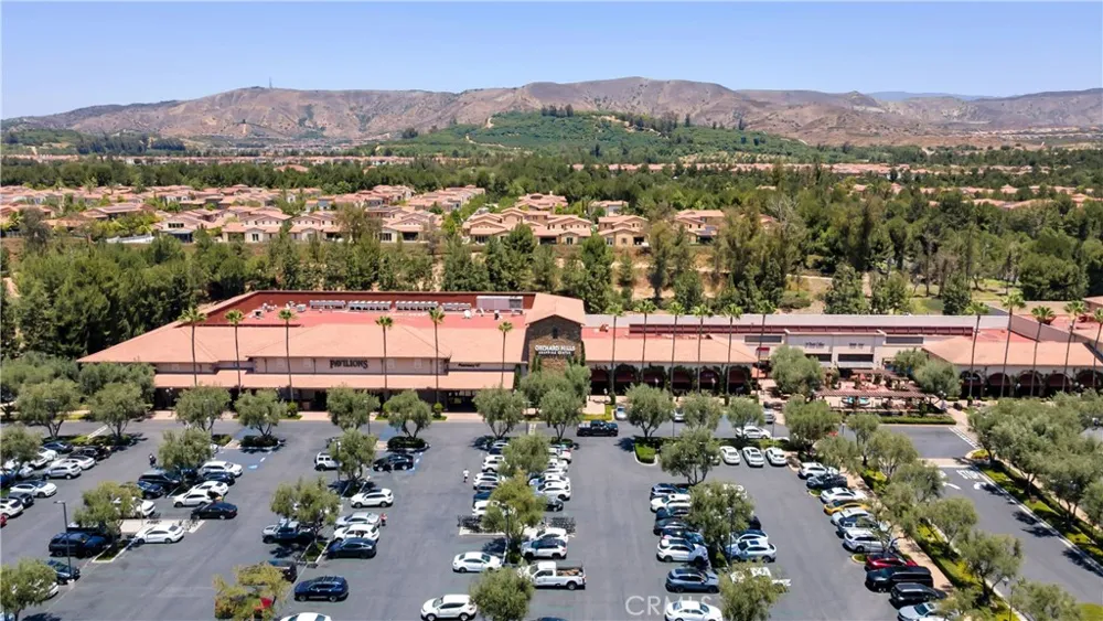 128 Talmadge Irvine, CA 92602