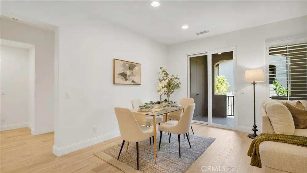 128 Talmadge Irvine, CA 92602