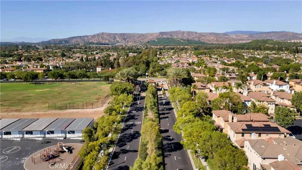 128 Talmadge Irvine, CA 92602