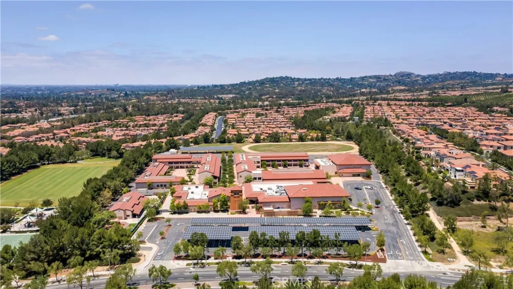 128 Talmadge Irvine, CA 92602