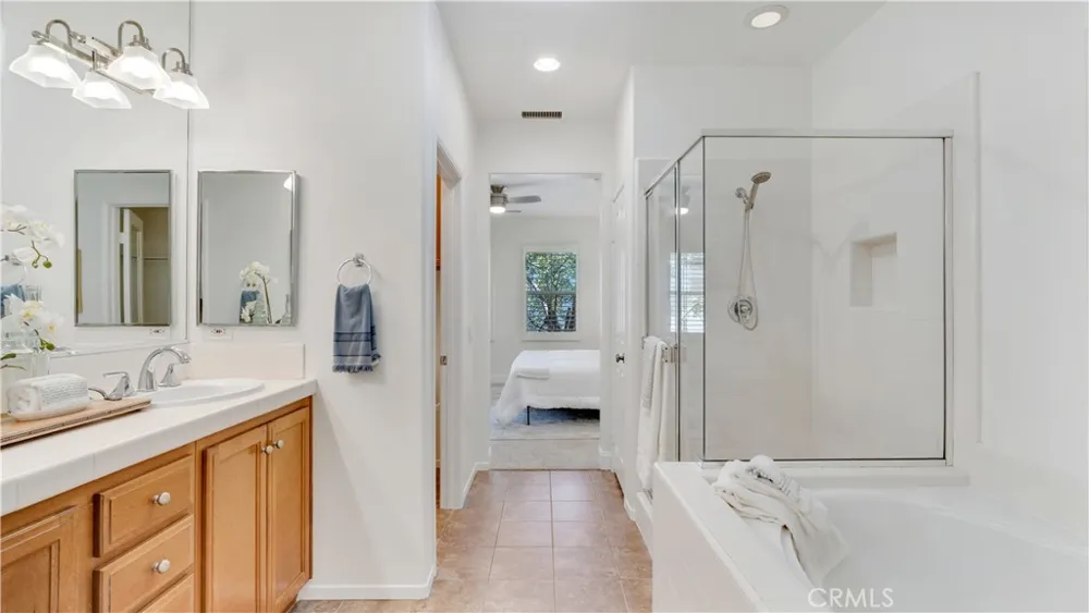 128 Talmadge Irvine, CA 92602