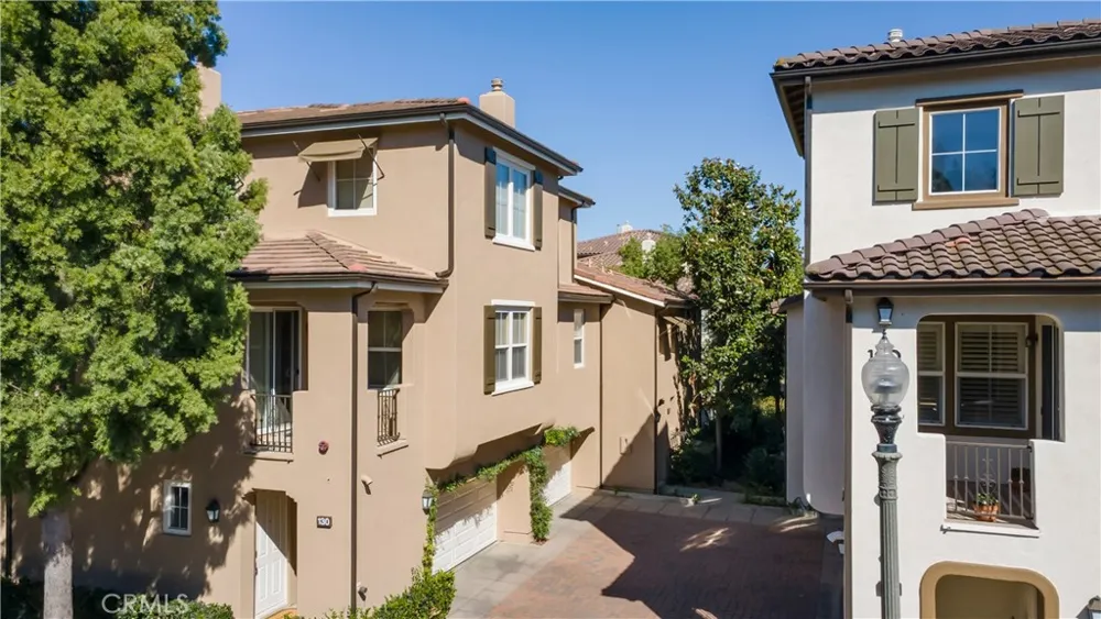 128 Talmadge Irvine, CA 92602