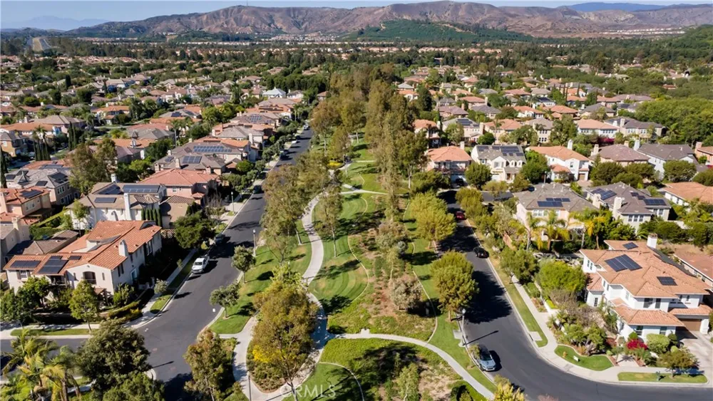 128 Talmadge Irvine, CA 92602
