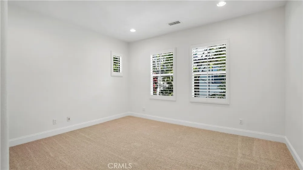 128 Talmadge Irvine, CA 92602