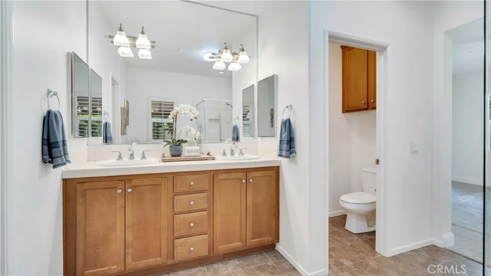 128 Talmadge Irvine, CA 92602