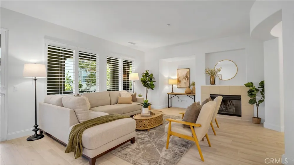 128 Talmadge Irvine, CA 92602