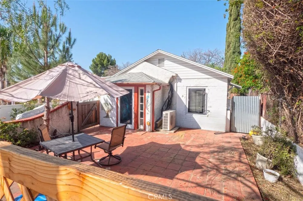 13217 Raven Sylmar, CA 91342