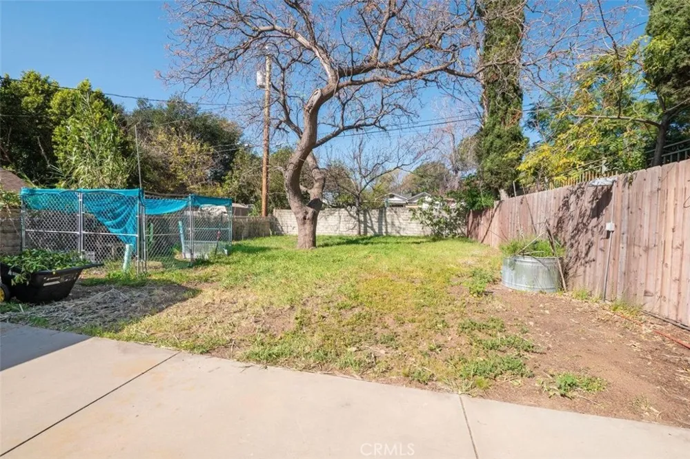 13217 Raven Sylmar, CA 91342