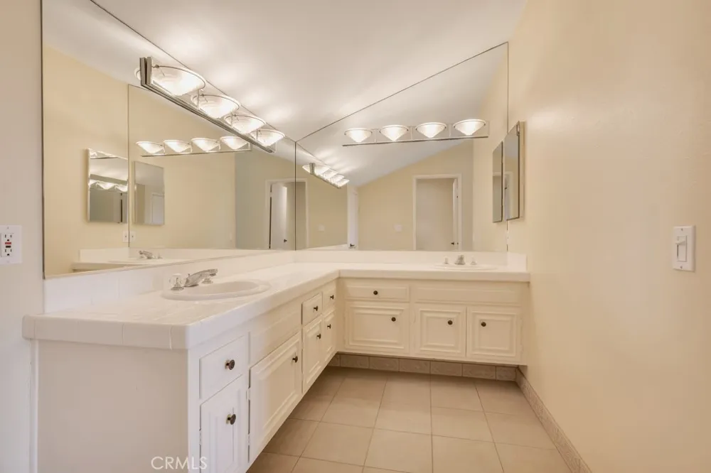 32124 Beachlake Lane Westlake Village, CA 91361