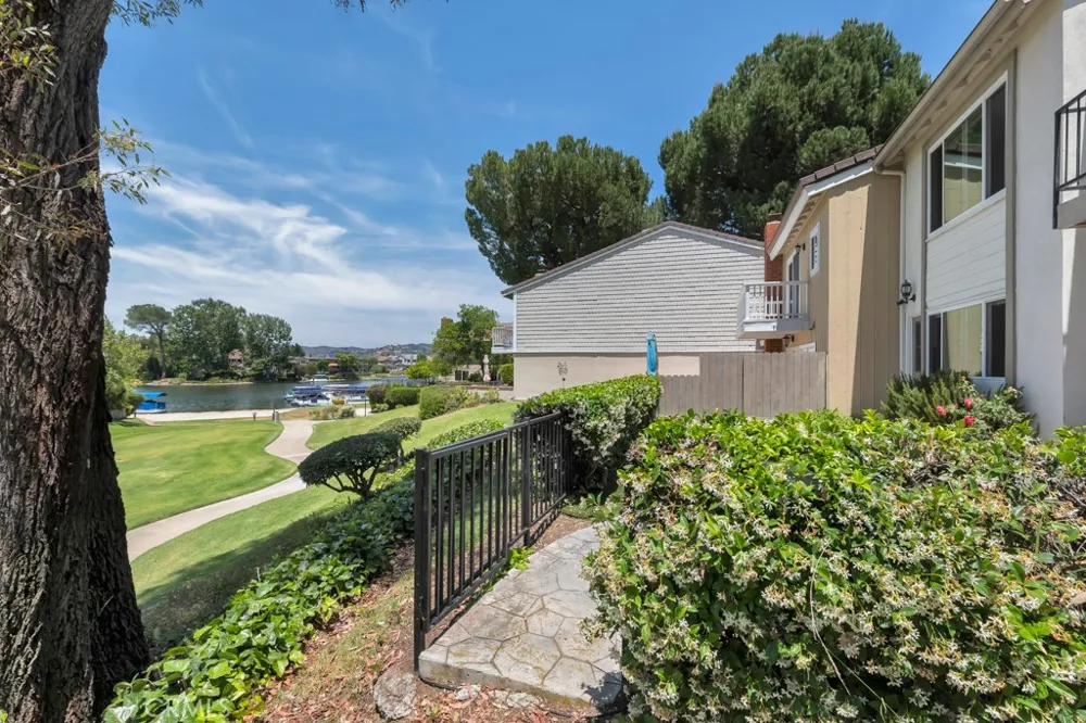 32124 Beachlake Lane Westlake Village, CA 91361