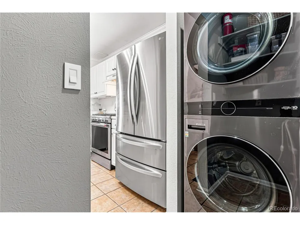 6883 S Dover Way Littleton, CO 80128