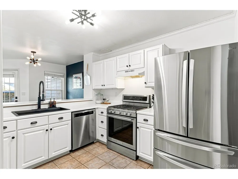 6883 S Dover Way Littleton, CO 80128