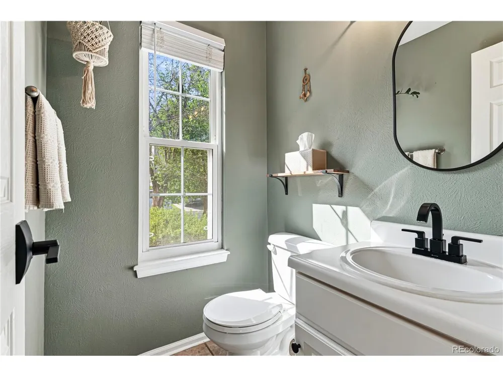 6883 S Dover Way Littleton, CO 80128