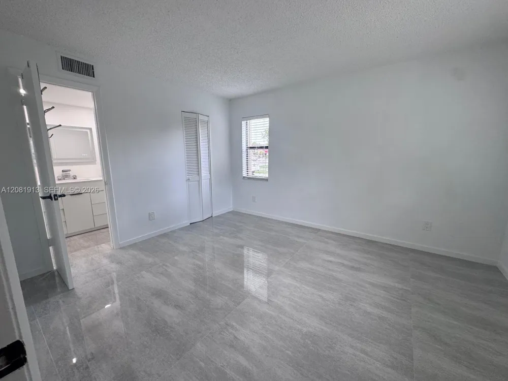 10325 NW 11th St #101 Pembroke Pines, FL 33026