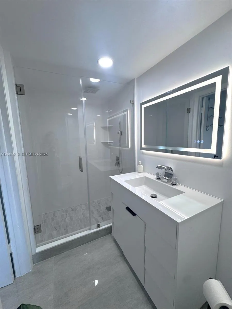 10325 NW 11th St #101 Pembroke Pines, FL 33026