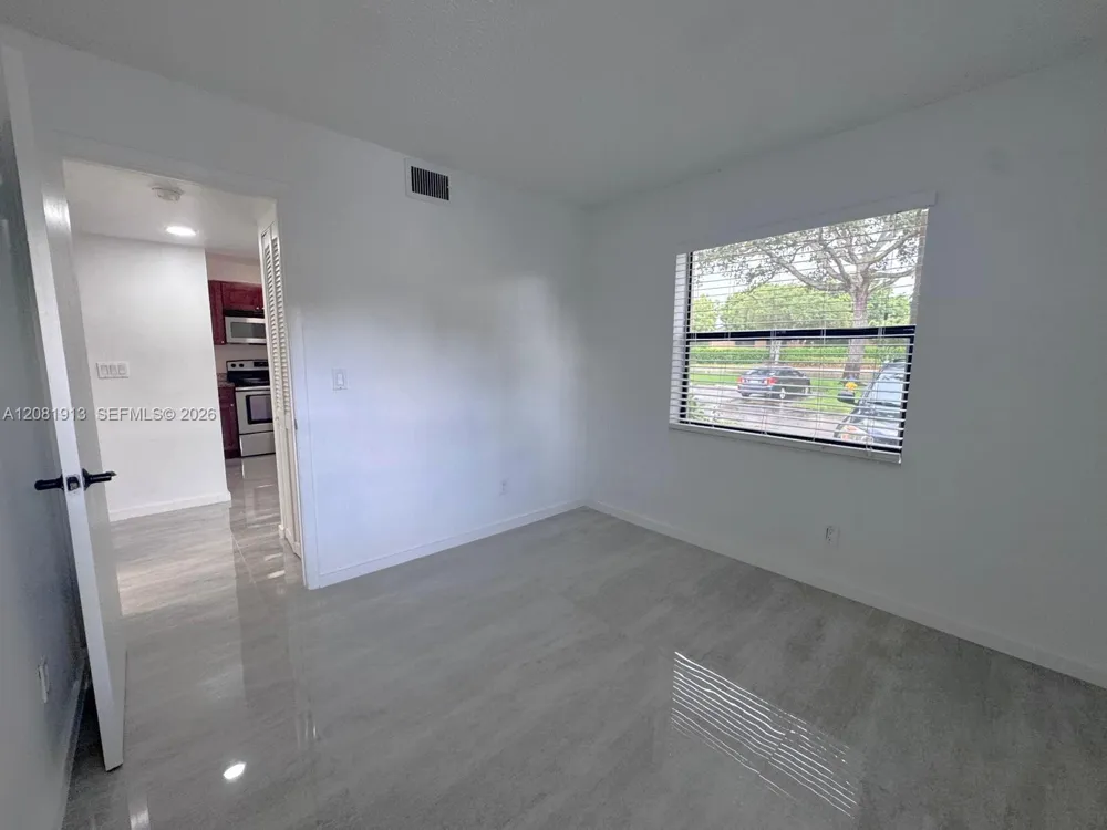 10325 NW 11th St #101 Pembroke Pines, FL 33026