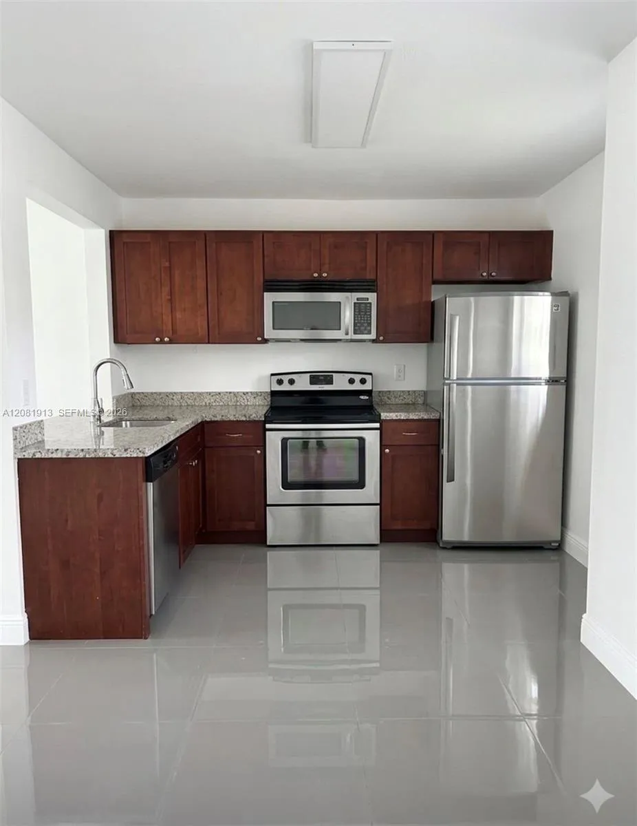10325 NW 11th St #101 Pembroke Pines, FL 33026