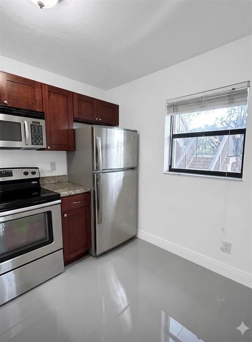 10325 NW 11th St #101 Pembroke Pines, FL 33026