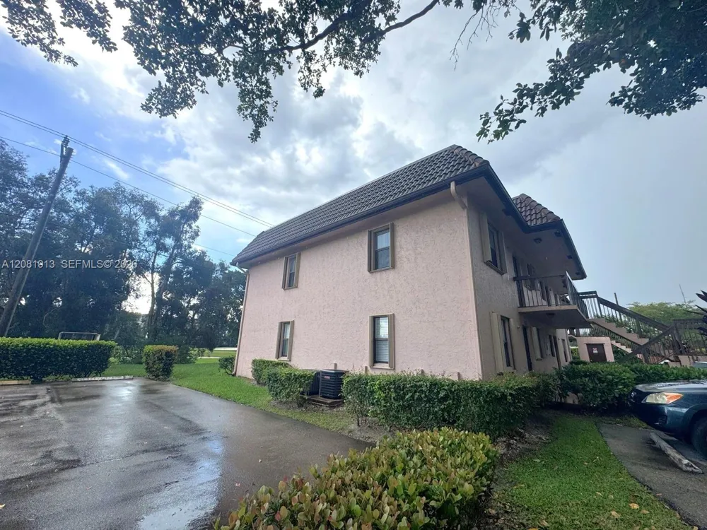 10325 NW 11th St #101 Pembroke Pines, FL 33026