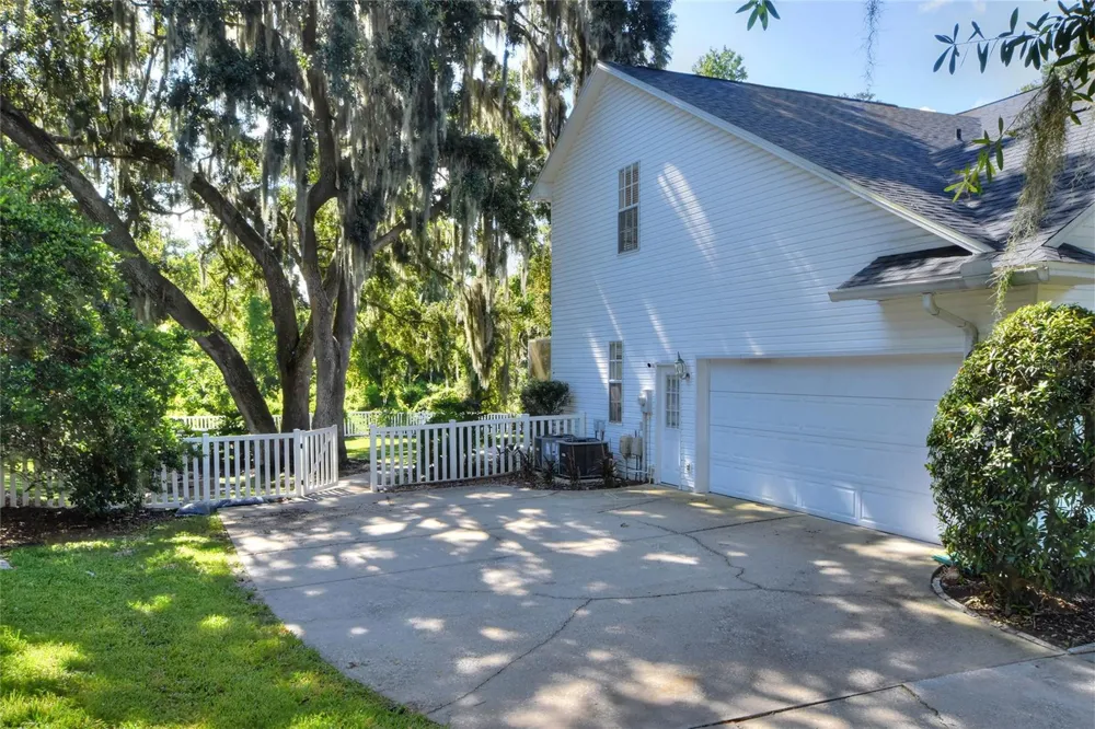 7365 MILLBROOK OAKS DRIVE Lakeland, FL 33813