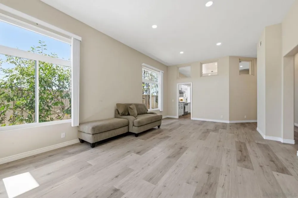 804 Calle Montera Escondido, CA 92025