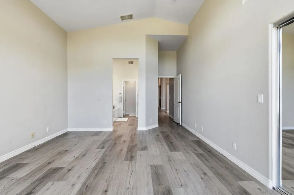 804 Calle Montera Escondido, CA 92025